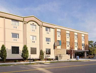 Days Inn Binghamton Front Street Экстерьер фото