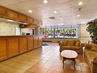 Days Inn Binghamton Front Street Интерьер фото