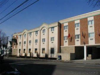 Days Inn Binghamton Front Street Экстерьер фото